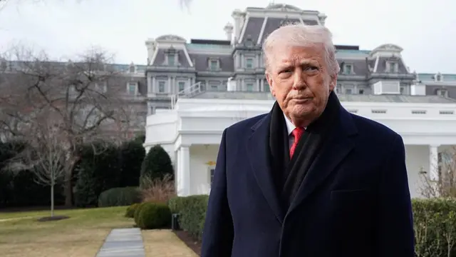 O presidente dos Estados Unidos, Donald Trump, fala à imprensa no gramado sul da Casa Branca