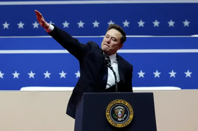 Reuters/Mike Segar/Poibida reprodução Elon Musk gestures at the podium inside the Capital One arena on the inauguration day of U.S. President Donald Trump's second term, in Washington, U.S., January 20, 2025. Reuters/Mike Segar/Poibida reprodução