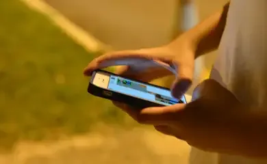 Com o aumento do uso da internet por adolescentes o compartilhamento de fotos íntimas se tornou um perigo para muitos jovens que não medem os riscos dessa exposição