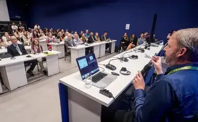 Campo Grande (MS), 26/03/2026 - Christopher Wood (Cornell Lab of Ornithology) participa do evento especial de lançamento do Atlas das Rotas Migratórias das Américas, na sala Campo Grande, durante a COP15. Foto: Rafa Neddermeyer